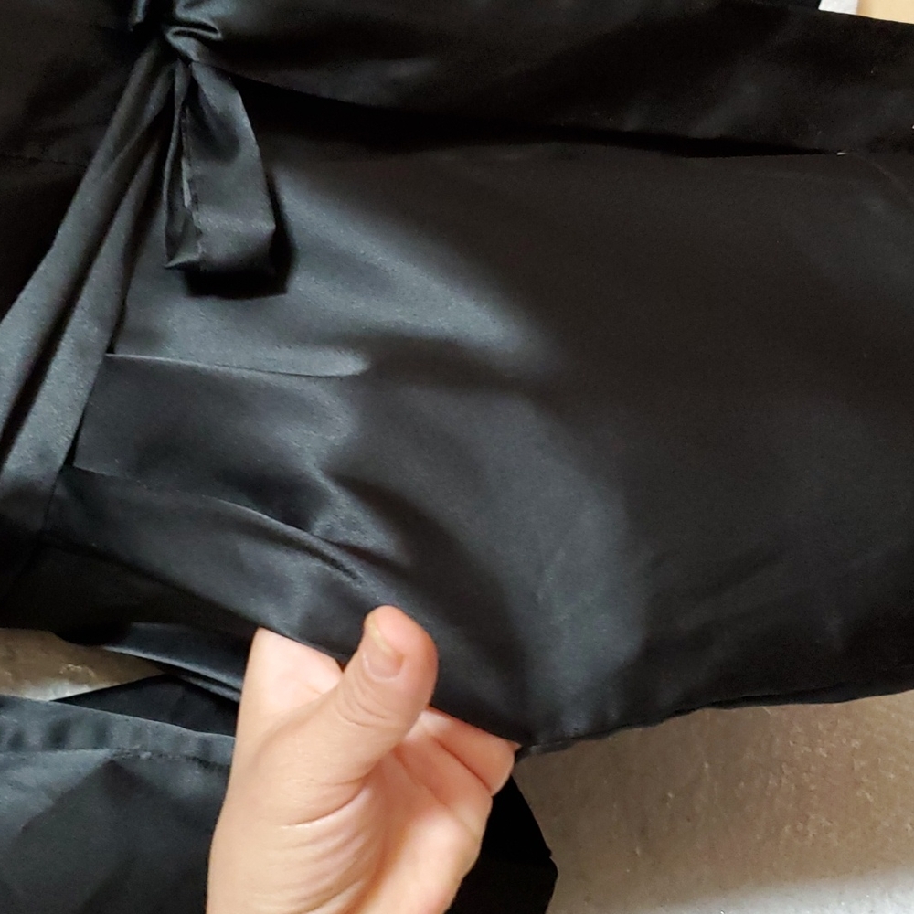 Victoria Secret Black Satin Robe Attached Belt - Picture 6 of 16